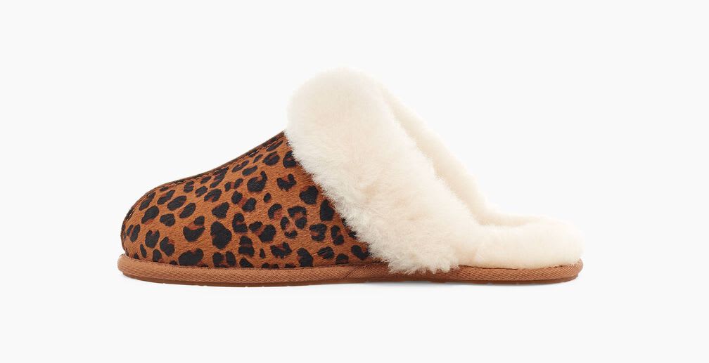 Ugg women's scuffette store ii leopard slipper